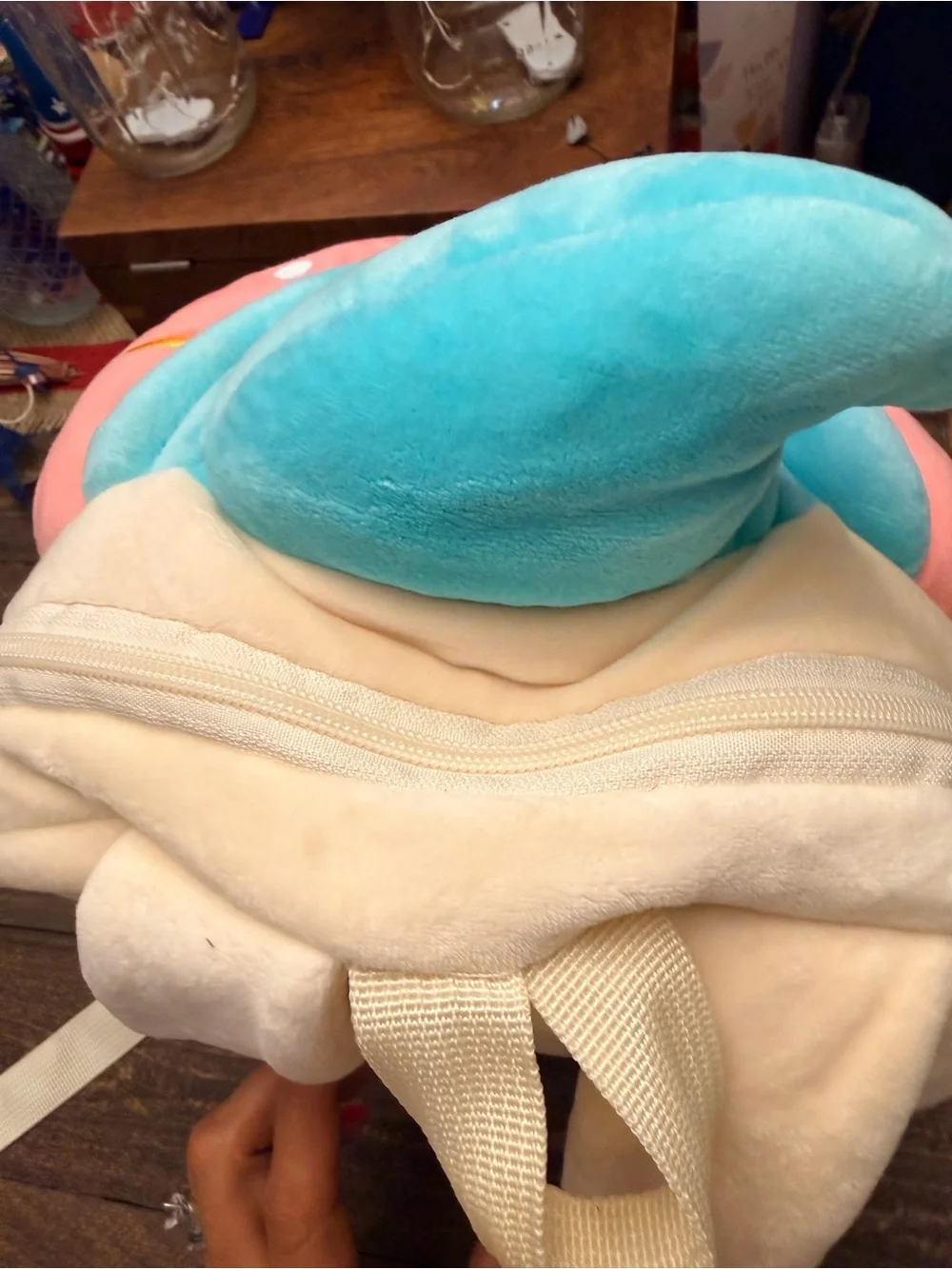 This adorable Smoochy Pals Ice Cream Plush Backpack EUC by Linzy Toy + charm
